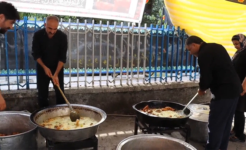 پخت و توزیع ۲۰۰۰ پرس غذای نذری در روز اربعین حسینی