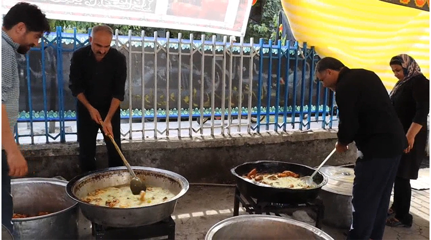 پخت و توزیع ۲۰۰۰ پرس غذای نذری در روز اربعین حسینی