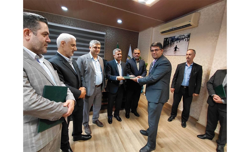 بازدید فرماندار شهرستان تالش از شهرداری به مناسبت روز کارمند