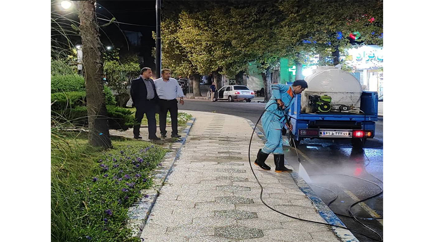 شستشوی میدان امام خمینی (ره) در دو شب متوالی توسط واحد خدمات شهری شهرداری تالش