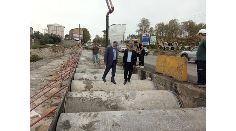 بازدید شهردار تالش و فرماندار از پروژه تعریض پل آبنما