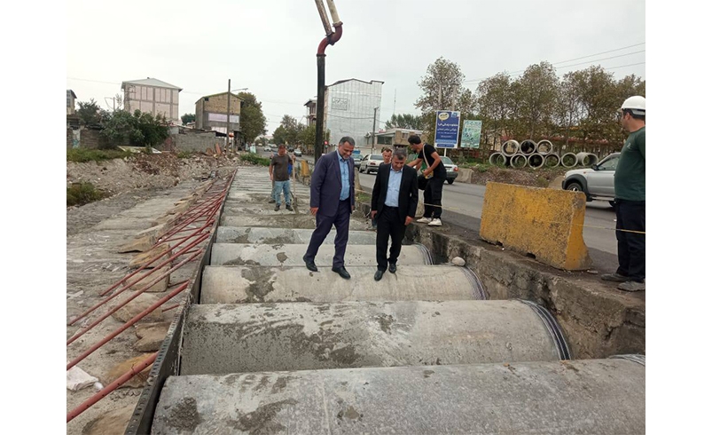 بازدید شهردار تالش و فرماندار از پروژه تعریض پل آبنما