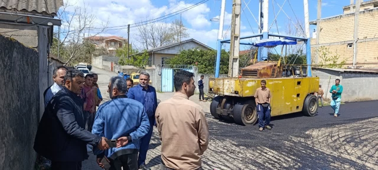 تداوم اجرای آسفالت گسترده معابر در سطح شهر تالش