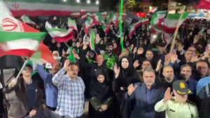 درمیدان می مانیم