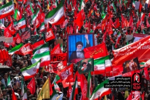 گزارش تصویری؛ تشییع پیکر رهبر شهید انقلاب در حلقه قلوب عزادار مردم تهران
