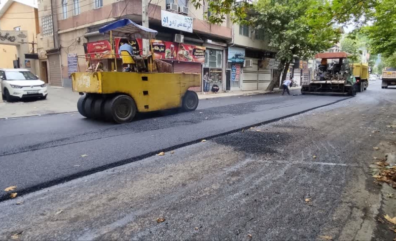 تداوم عملیات عمرانی شهرداری تالش با آماده‌سازی (خیابان پاسداران) جهت اجرای آسفالت